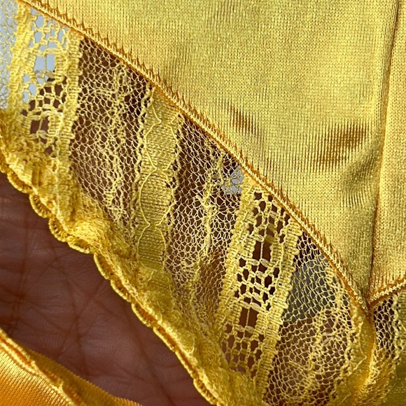 IZA Silky Glossy Liquid Satin‎ & Lace Low Rise Yellow Thong Panties Sz s NEW - Picture 12 of 15